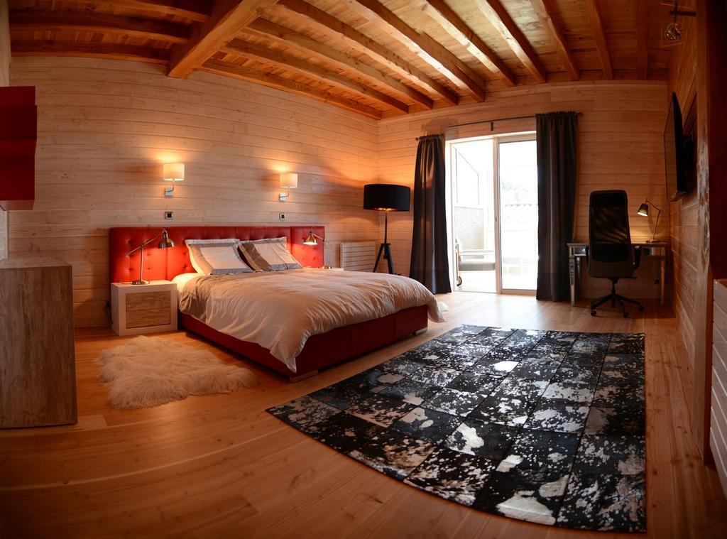 Longes Domaine Du Mont Monnet - Chambre D'Hotes & Gite מראה חיצוני תמונה