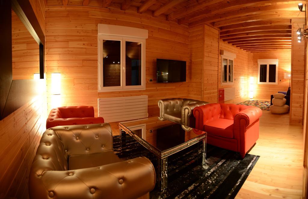Longes Domaine Du Mont Monnet - Chambre D'Hotes & Gite מראה חיצוני תמונה
